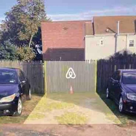 Three Bed One Bath Apt 25 Mins To Nyc Belleville Exterior foto